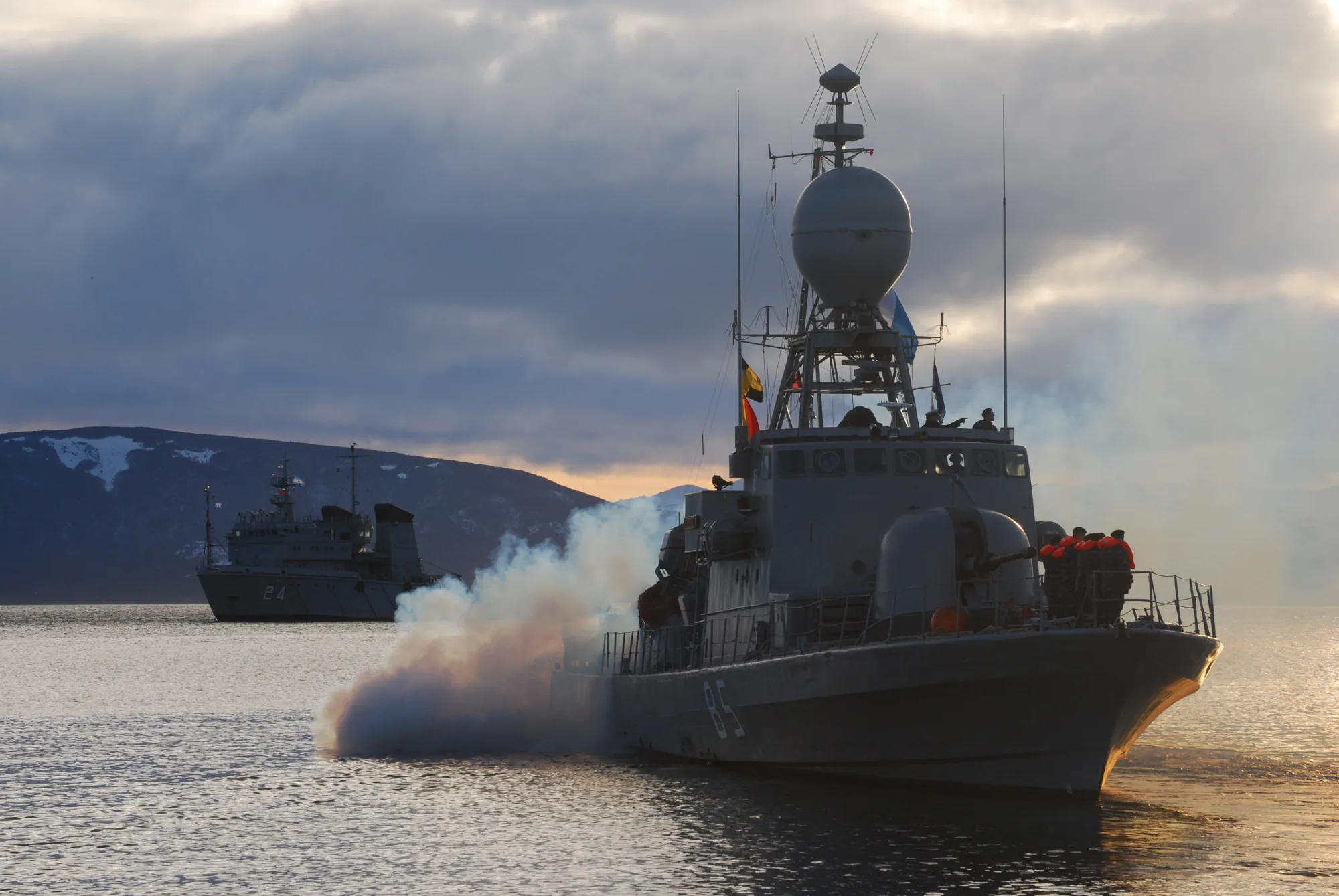 Lancha rápida de ataque ARA Intrépida (P-85) de la Armada Argentina en el Canal Beagle durante el ejercicio combinado Viekaren XVI de 2016. Créditos: Armada Argentina.