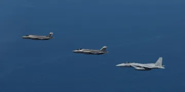 Entrenamiento bilateral realizado el 6 de septiembre de 2025 donde participaron 4 F-35A y 8 F-15 japoneses junto a 4 F-35B del portaaviones HMS Prince of Wales (CSG25) sobre el Mar del Japón. Créditos: JASDF.