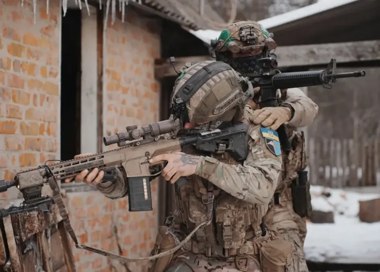 Un combatiente de Canada y otro de Argentina en las Fuerzas Armadas de Ucrania.Viktoriia Yakymenko/Suspilne Ukraine/JSC