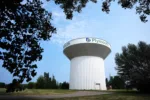 El 30 de julio de 2026, se observa una torre de agua en Plymouth, Minnesota. Créditos: Ellen Schmidt.