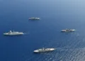 El ITS Margottini de la Armada italiana (buque insignia del SNMG2) y el TCG Salihreis de la Armada turca se encontraron con los dos buques japoneses, el JS Kashima y el JS Shimakaze, durante su tránsito por el mar Mediterráneo (foto de la MARCOM de la OTAN)