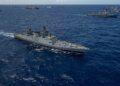 La fragata INS Shivalik (F 47) de la Armada de la India navega en formación el 22 de julio frente a la costa de Hawái durante el ejercicio Rim of the Pacific (RIMPAC) 2024. Créditos: Armada de los EE. UU.