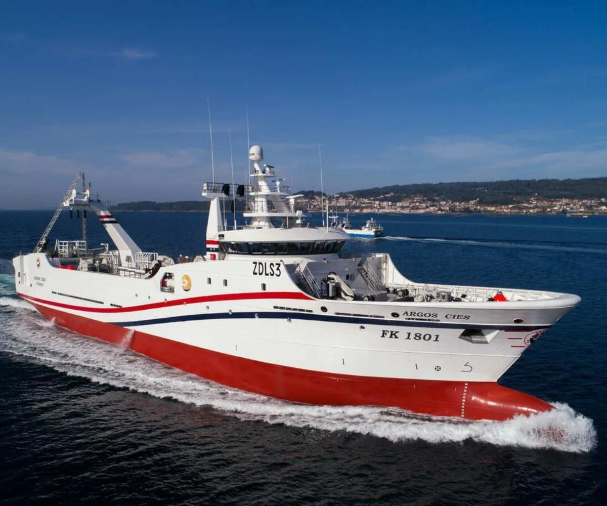 El buque pesquero español "Argos Cíes", perteneciente al grupo Pereira que opera en las Islas Malvinas, construido por Nodosa.