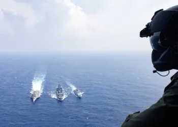 Actividad marítima multilateral de la Armada Filipina con el HMAS Supply de Australia y el USS Santa Barbara de EE.UU., realizada en la Zona Económica Exclusiva filipina frente a la costa oeste de Luzón. Créditos: Armada Filipina.