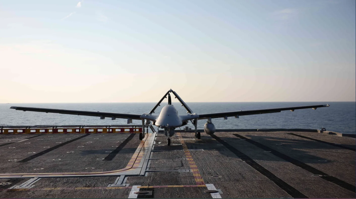 En el marco del ejercicio Seawolf, el Bayraktar TB3, lanzado desde el TCG Anadolu, completó con éxito una prueba de lanzamiento de sonoboyas utilizando el Baykar SAS POD. Créditos: Baykar