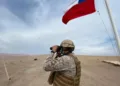 Efectivo de la Brigada Motorizada N°4 Rancagua efectuando labores de control en la frontera con Perú