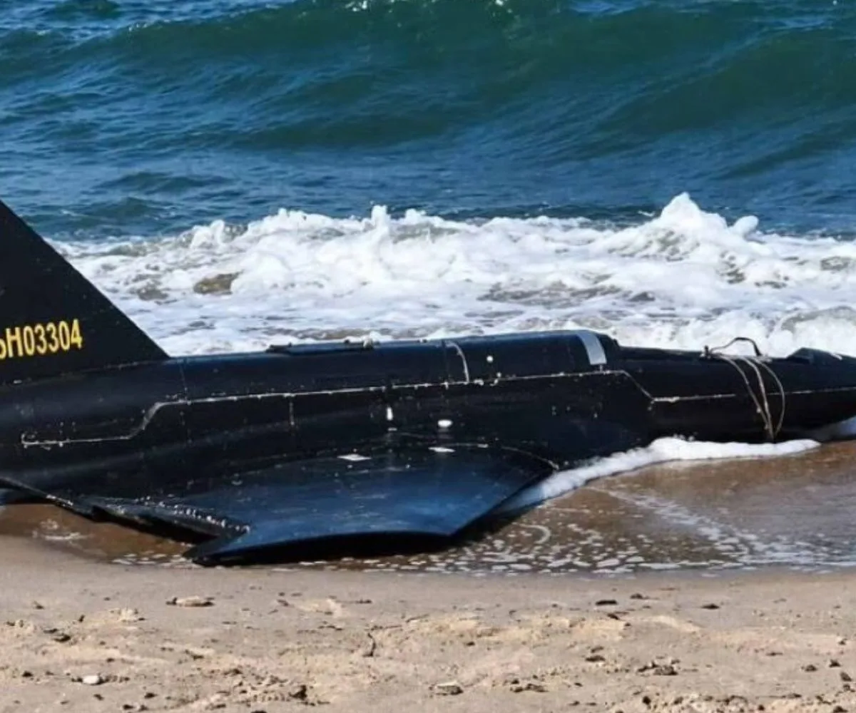 Dron de ataque ruso modelo Gerbera 2 hallado en la playa de Rusinowo, en la costa del Báltico en Polonia