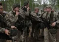 Los reservistas de una unidad de infantería del ejército lituano se preparan para desplegarse durante un entrenamiento en una base militar que acogerá a 5000 soldados alemanes el 28 de mayo de 2024.