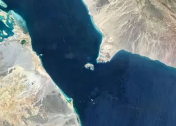 Imagen aérea del estrecho de Bab el-Mandeb, que conecta el mar Rojo con el golfo de Adén