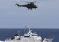 Helicóptero de la Fuerza Aérea y un barco de la Guardia Costera de Filipinas. Imagen ilustrativa