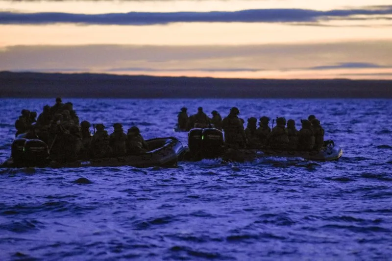 Las Fuerzas Armadas de Chile mantienen una fuerza anfibia operando en Tierra del Fuego. (FOTO: Armada de Chile)
