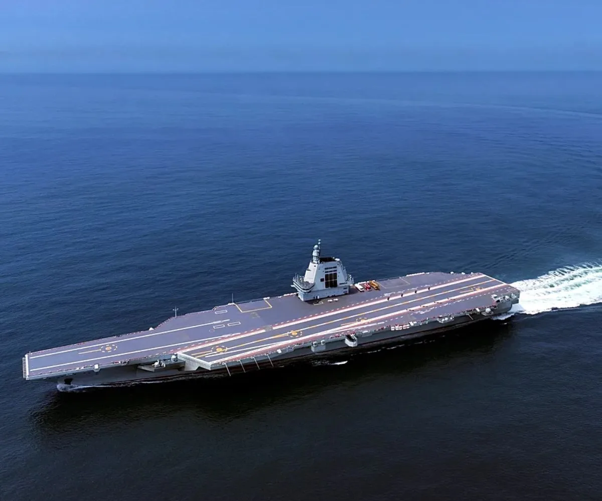 El último portaaviones incorporado a la flota china, Fujian.