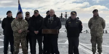El presidente de Chile Kast brinda una confernecia de Prensa a bordo de la fragata Capitán Prat de la Armada chilena