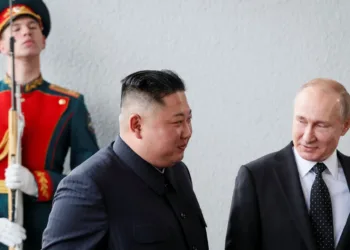 El líder de Corea del Norte, Kim Jong-un, con el presidente de Rusia, Vladimir Putin, en Vladivostok, Rusia, en 2019