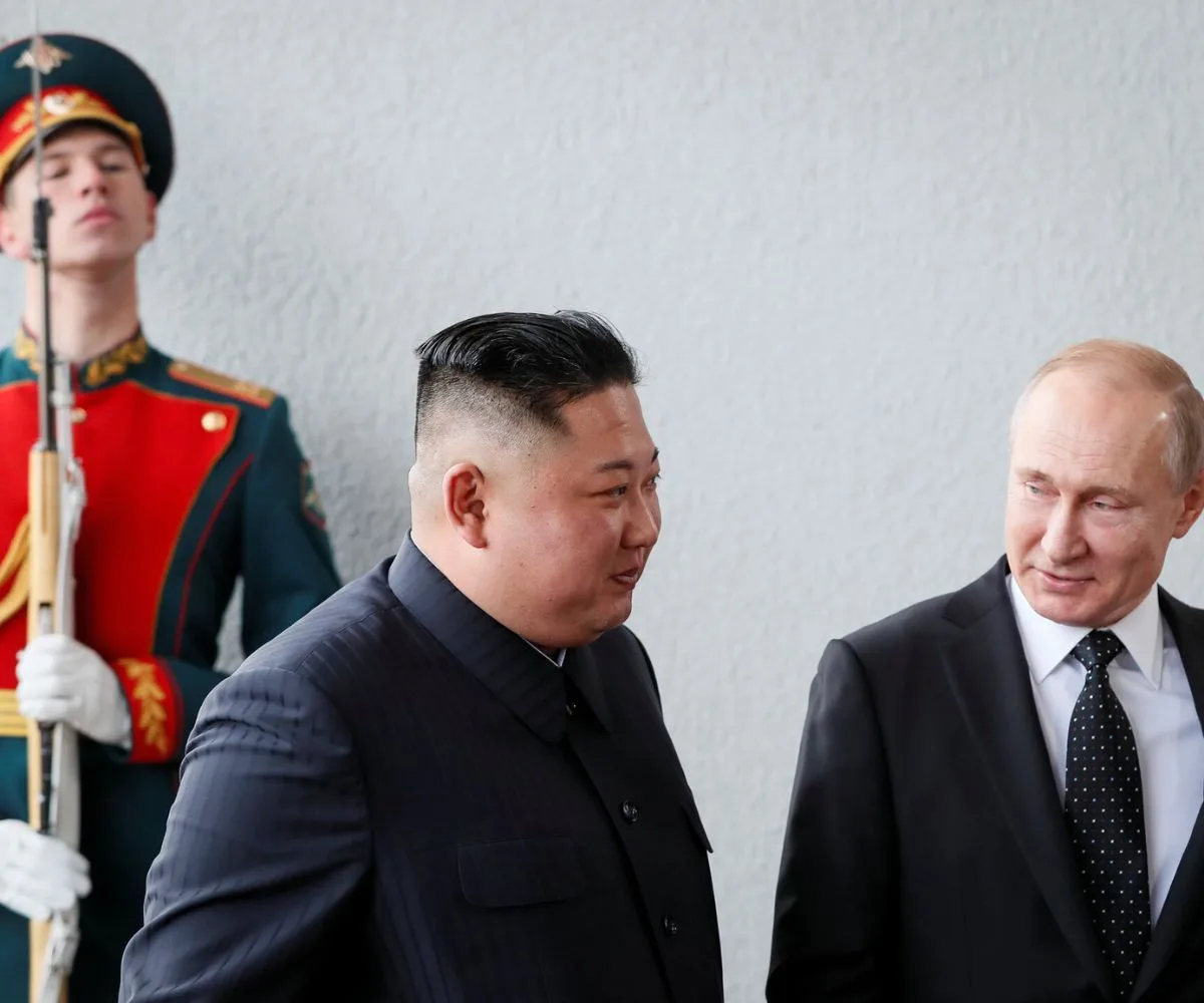 El líder de Corea del Norte, Kim Jong-un, con el presidente de Rusia, Vladimir Putin, en Vladivostok, Rusia, en 2019