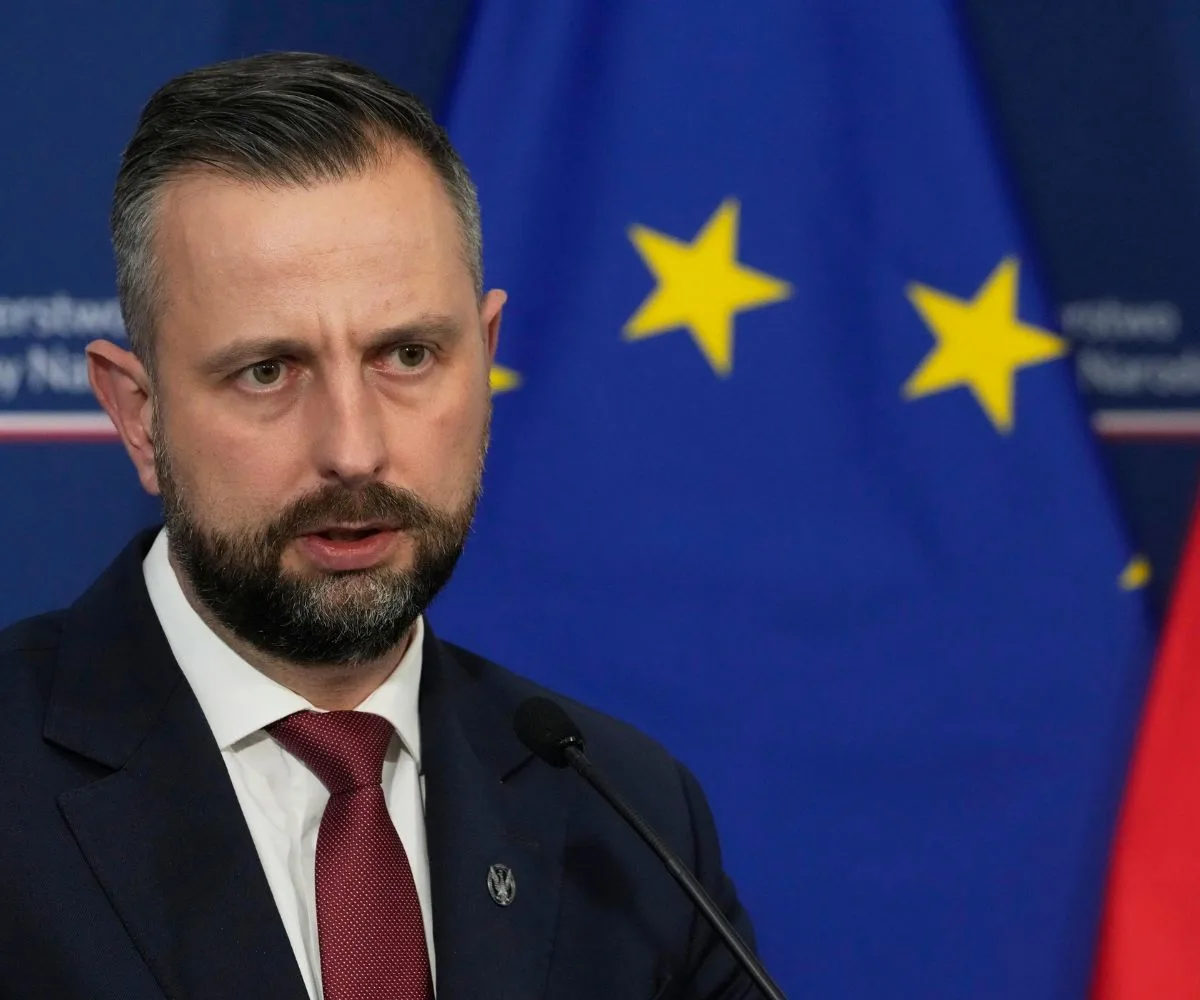 El viceprimer ministro y ministro de Defensa de Polonia, Wladyslaw Kosiniak-Kamysz, habla en una conferencia de prensa el 26 de septiembre de 2025, en Varsovia