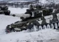 Tanques alemanes operados por una división finlandesa-sueca vistos durante un ejercicio de la OTAN cerca del círculo polar ártico. Imagen ilustrativa.