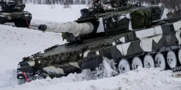 Tanques alemanes operados por una división finlandesa-sueca vistos durante un ejercicio de la OTAN cerca del círculo polar ártico. Imagen ilustrativa.