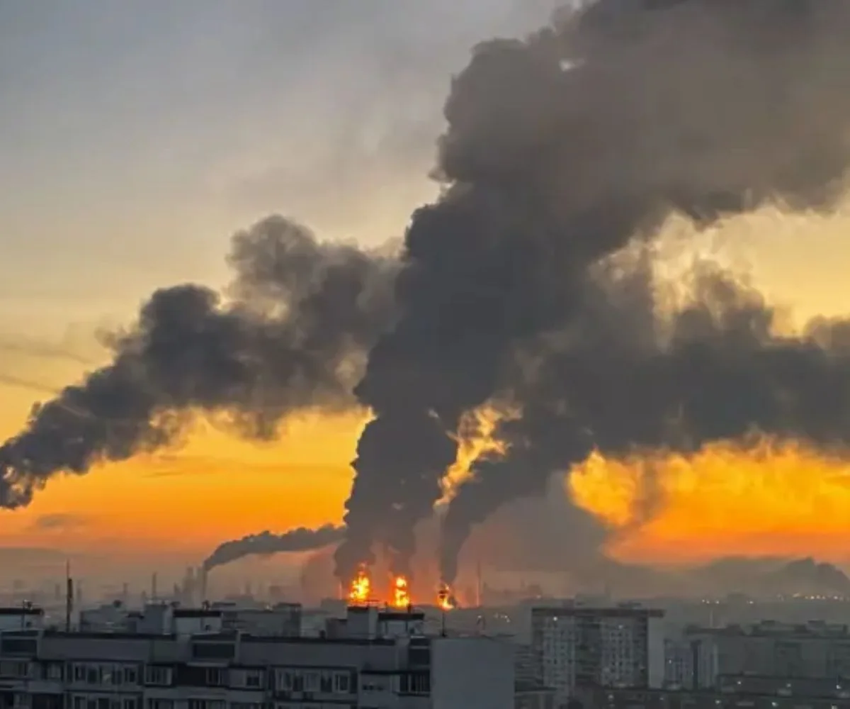 Los ataques ucranianos golpearon una de las principales refinerías rusas, ubicada a las afueras de Moscú