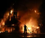 Incendio en el centro comercial Intrade, tras un ataque con drones rusos en Zaporiyia, en Ucrania, el lunes 21 de septiembre
