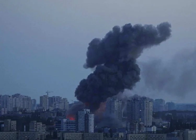 Ataque aéreo ruso en Kiev, Ucrania, el 6 de junio de 2025. Imagen ilustrativa