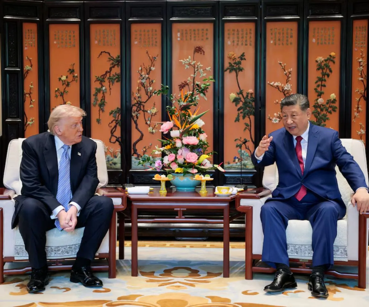 El presidente chino Xi Jinping habla durante una reunión con el presidente estadounidense Donald Trump en el marco de su visita al Jardín Zhongnanhai en Pekín, China, el 15 de mayo de 2026.