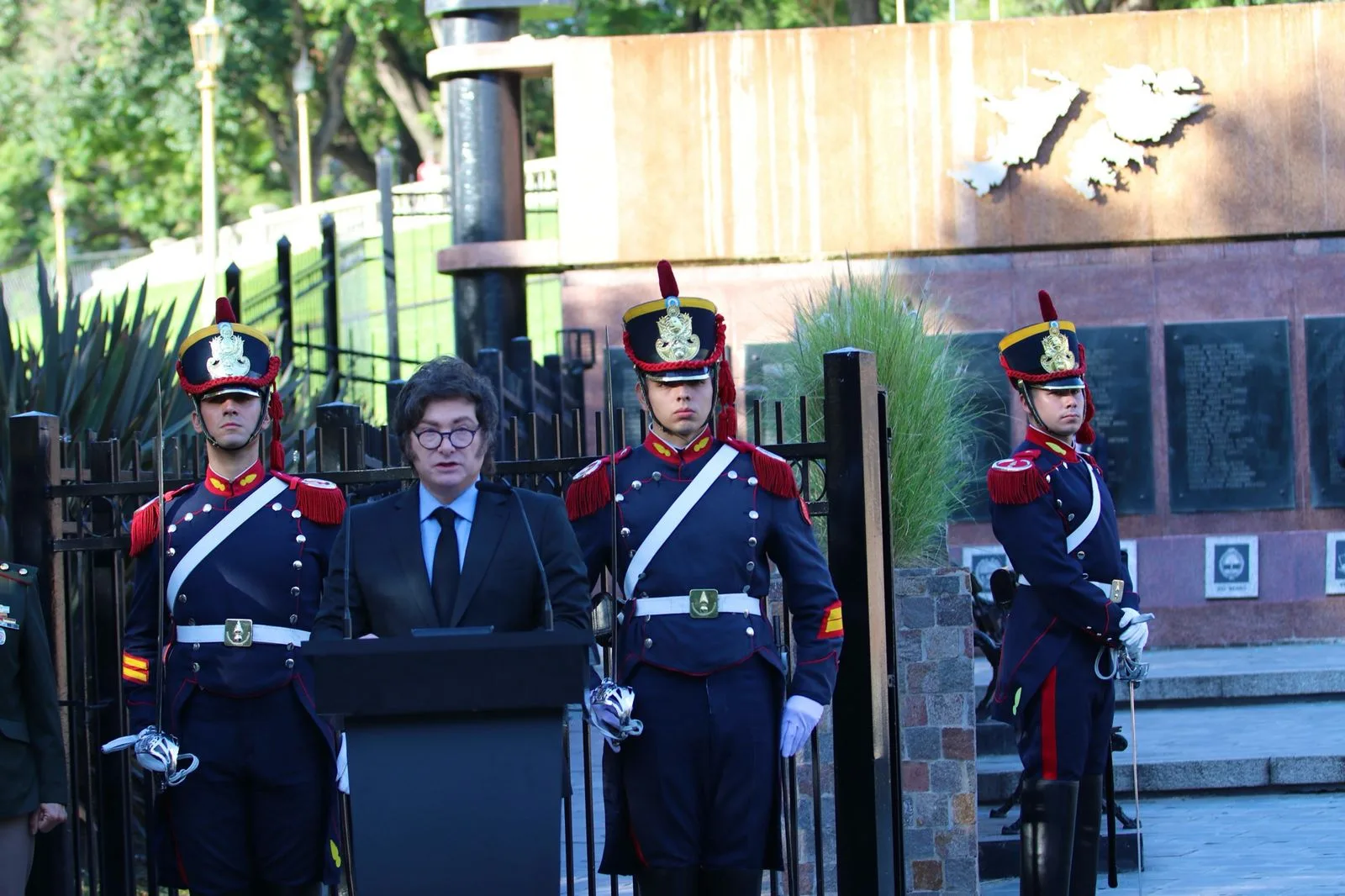 Javier Milei da un discurso el Día del Veterano y de los Caídos en la Guerra de Malvinas. crédito: archivo