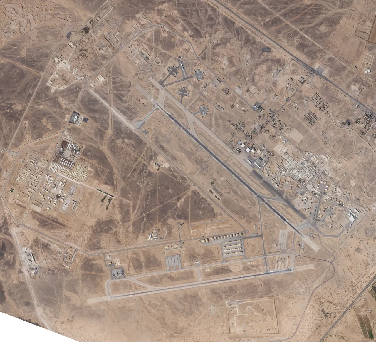 Las imágenes satelitales captadas el 21 de febrero de 2026 y proporcionadas por Planet muestran aeronaves en la Base Aérea Muwaffaq Salti, en Azraq, Jordania. | Planet Labs PBC