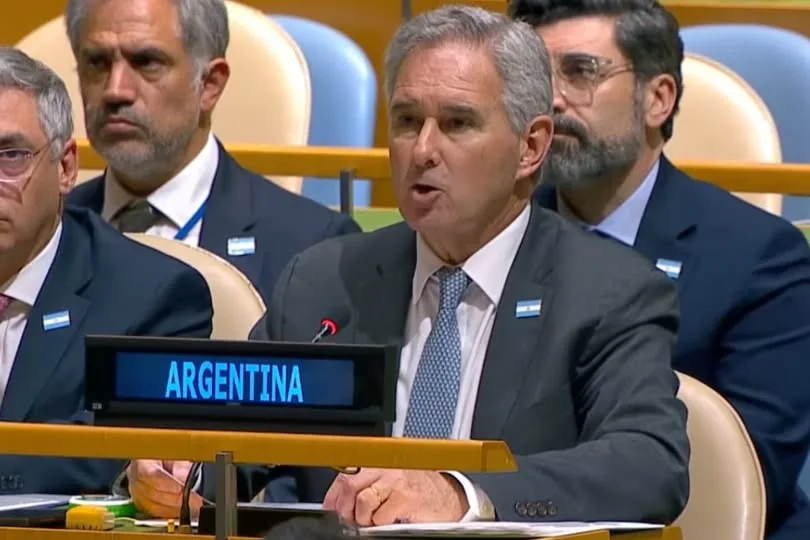 El Canciller de Argentina, Pablo Quirno, durante la replica al discurso del Primer Ministro del Reino Unido en la ONU. Crédito: Cancillería