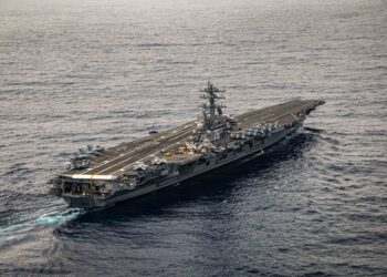 El USS Ronald Reagan (CVN 76) navega por el océano Pacífico el 11 de octubre de 2026. Créditos: Armada de EE. UU.