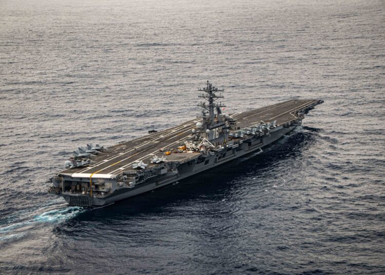El USS Ronald Reagan (CVN 76) navega por el océano Pacífico el 11 de octubre de 2026. Créditos: Armada de EE. UU.