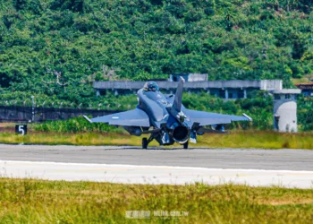 Llegada de los primeros dos cazas F-16V nuevos construidos para la Fuerza Aérea de Taiwán (ROCAF) en la base de Taitung, tras meses de retrasos en la entrega. Créditos: Collin Koh.