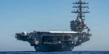 El USS Ronald Reagan (CVN 76) navegando en el Océano Pacífico el 4 de octubre de 2026 en el área de operaciones de la Tercera Flota de EE. UU. Créditos: Jaron Wills / Armada de EE. UU.