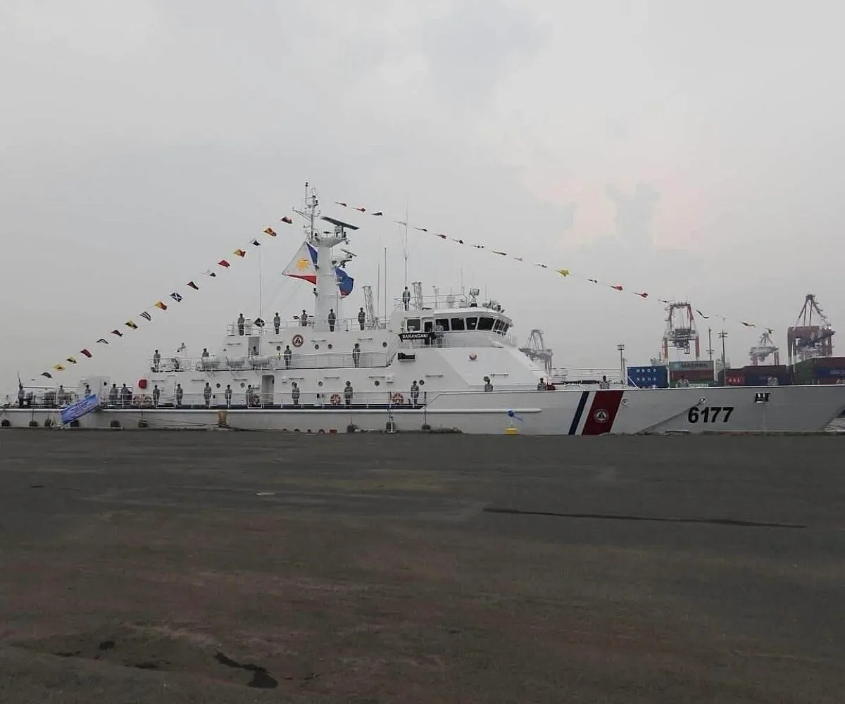 El BRP Sarangani (MRRV-6177) durante su puesta en servicio el 2 de octubre de 2026 en la sede de la PCG en Manila.