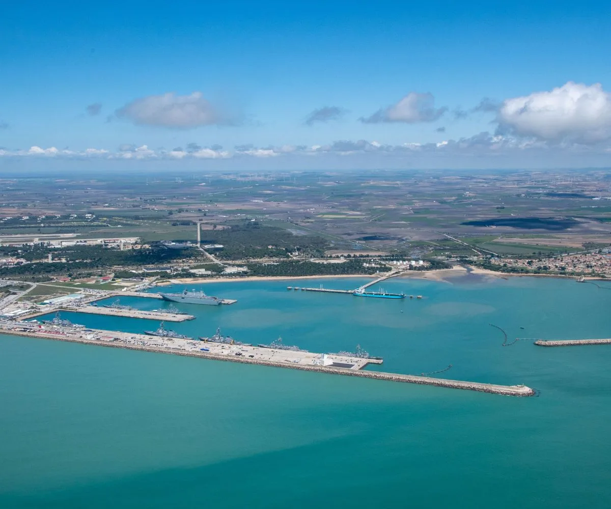 Vista aérea de las instalaciones de la Estación Naval (NAVSTA) de Rota, en el sur de España, 6 de abril de 2022.
