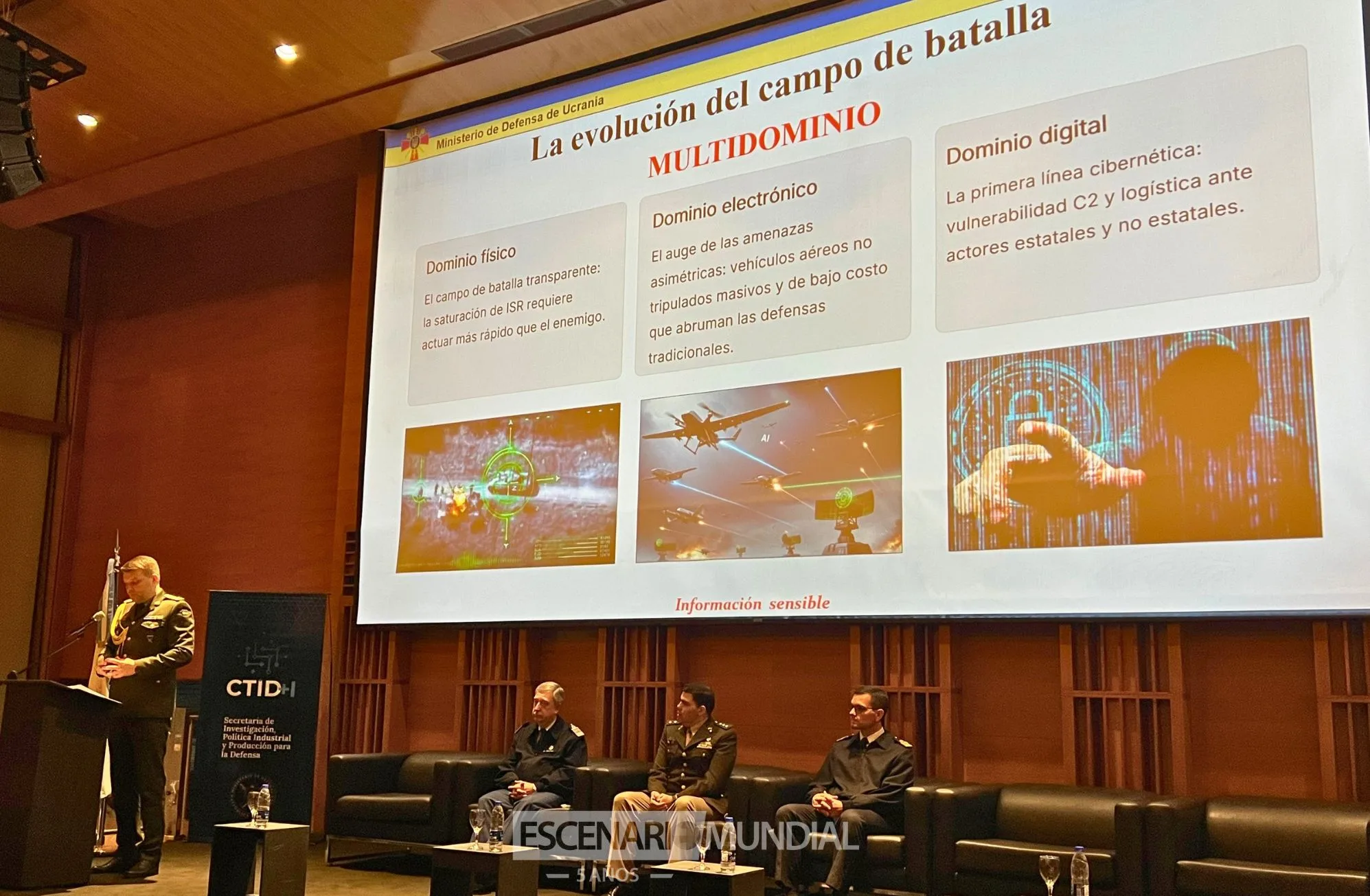 Coronel Andrii Matsiuk de la Agregaduría Militar de Ucrania expone sobre los sistemas no tripulados en las operaciones de combate actuales en el marco del ciclo CTI D+I, celebrado el 21 de octubre de 2026 en Buenos Aires