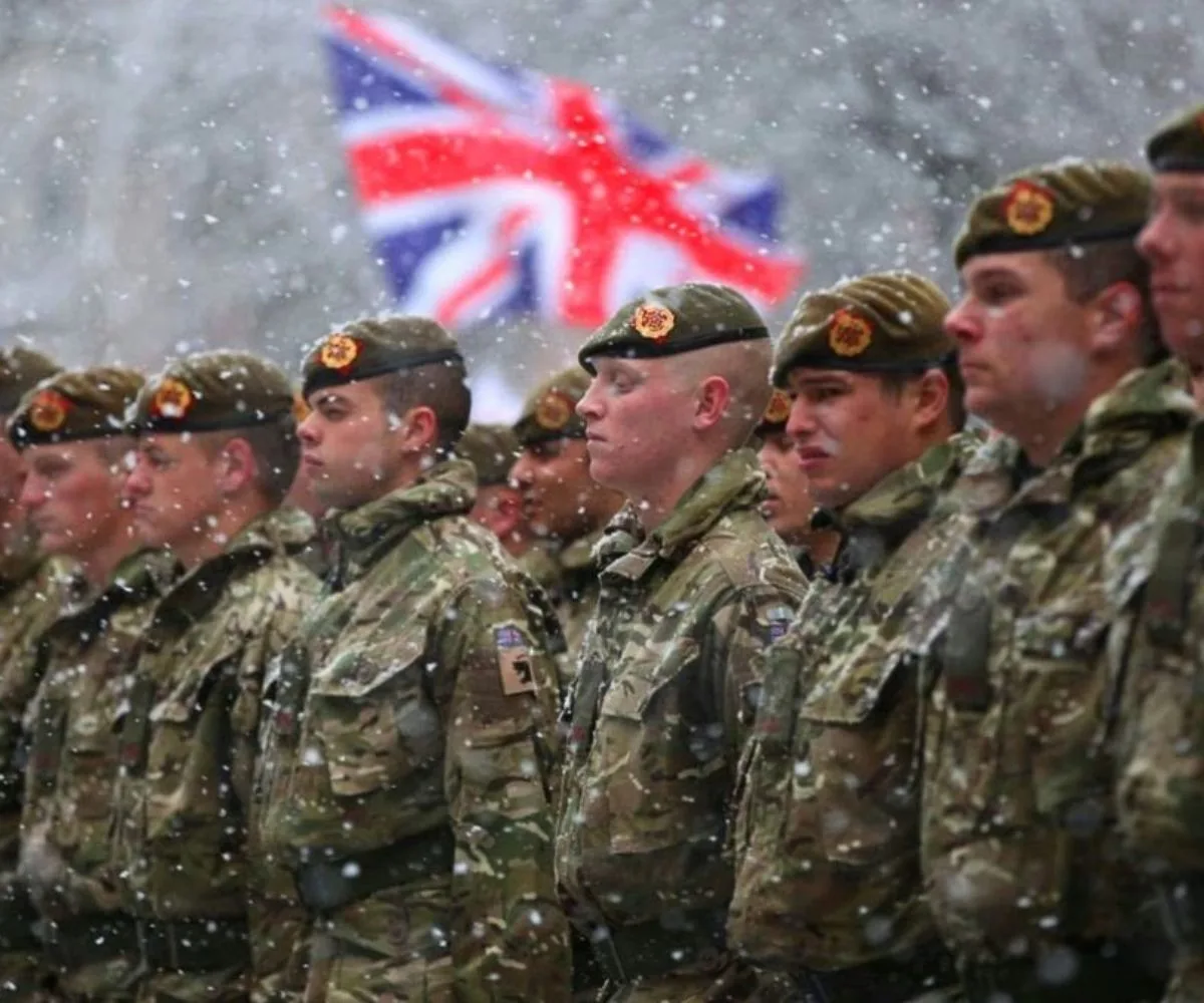 Soldados británicos en formación militar. Imagen ilustrativo