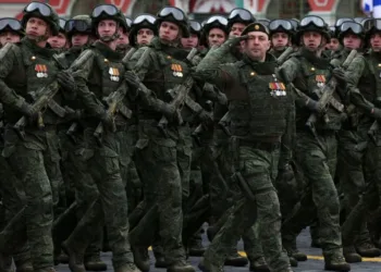 Soldados rusos marchan durante el desfile del Día de la Victoria el 9 de mayo en Moscú. Imagen ilustrativa