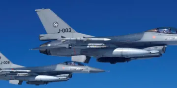 Aviones de combate F-16 de Países Bajos durante unas maniobras militares, en julio de 2023, que fueron transferidos a la Fuerza Aérea de Ucrania en el marco de la guerra contra Rusia