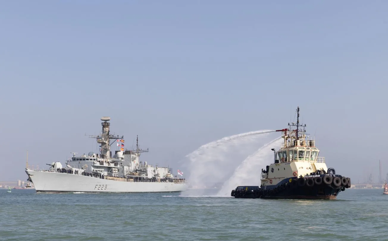 HMS Lancaster en Bahrein – Real Armad Británica (Royal Navy)