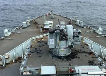 El patrullero Británico HMS Medway desplegado en las Islas Malvinas realizó ejercicios de tiro. Crédito: redes sociales