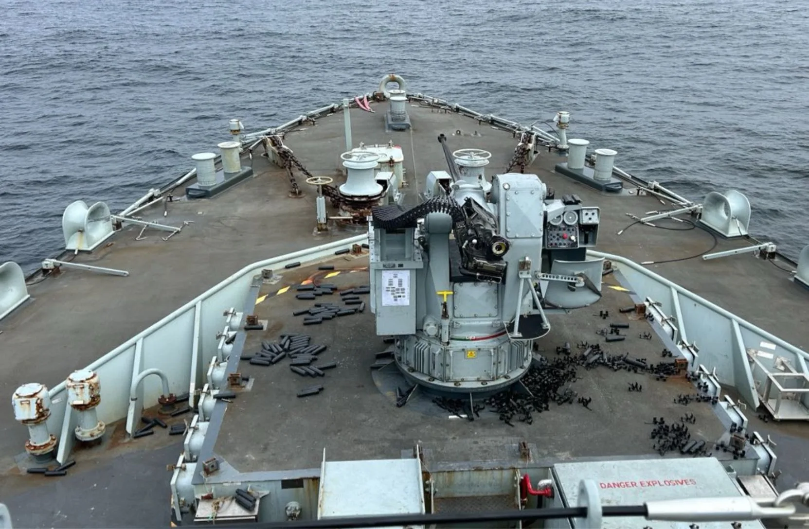 El patrullero Británico HMS Medway desplegado en las Islas Malvinas realizó ejercicios de tiro. Crédito: redes sociales