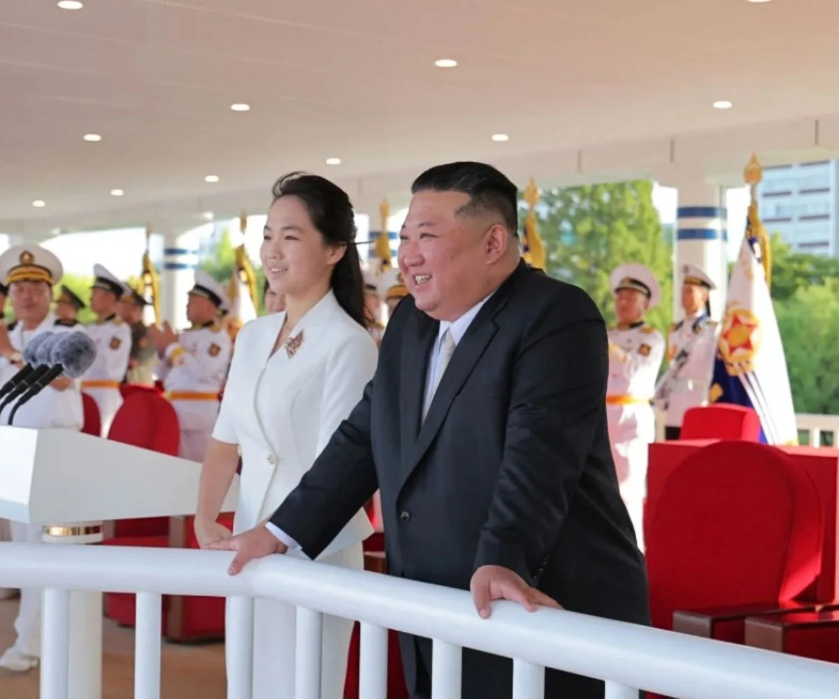 El líder de Corea del Norte, Kim Jong-un, junto a su hija Kim Ju-ae, durante un acto oficial. Imagen ilustrativa.