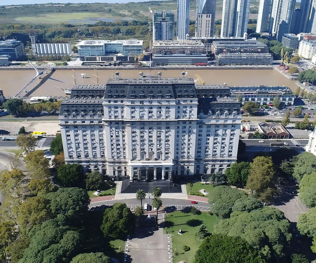Vista aérea del Edificio Libertador, sede del Ministerio de Defensa de la República Argentina