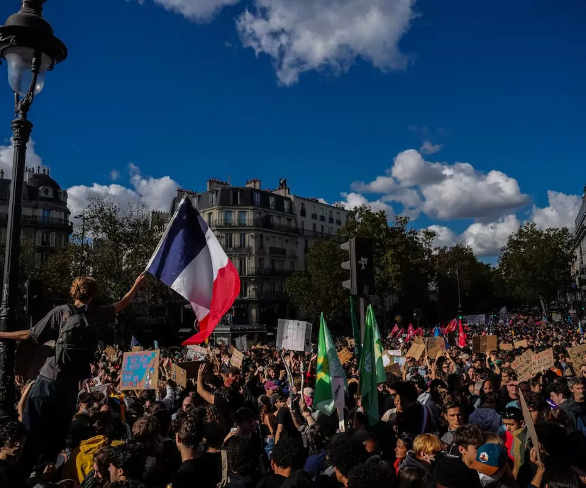 Protesta estudiantil contra el sistema escolar francés, en París, el 8 de octubre
