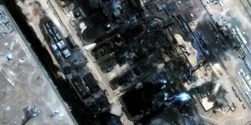Imagen satelital muestra las consecuencias del ataque con drones contra el oleoducto Este-Oeste en Arabia Saudita, proporcionada por Vantor el 13 de septiembre de 2026