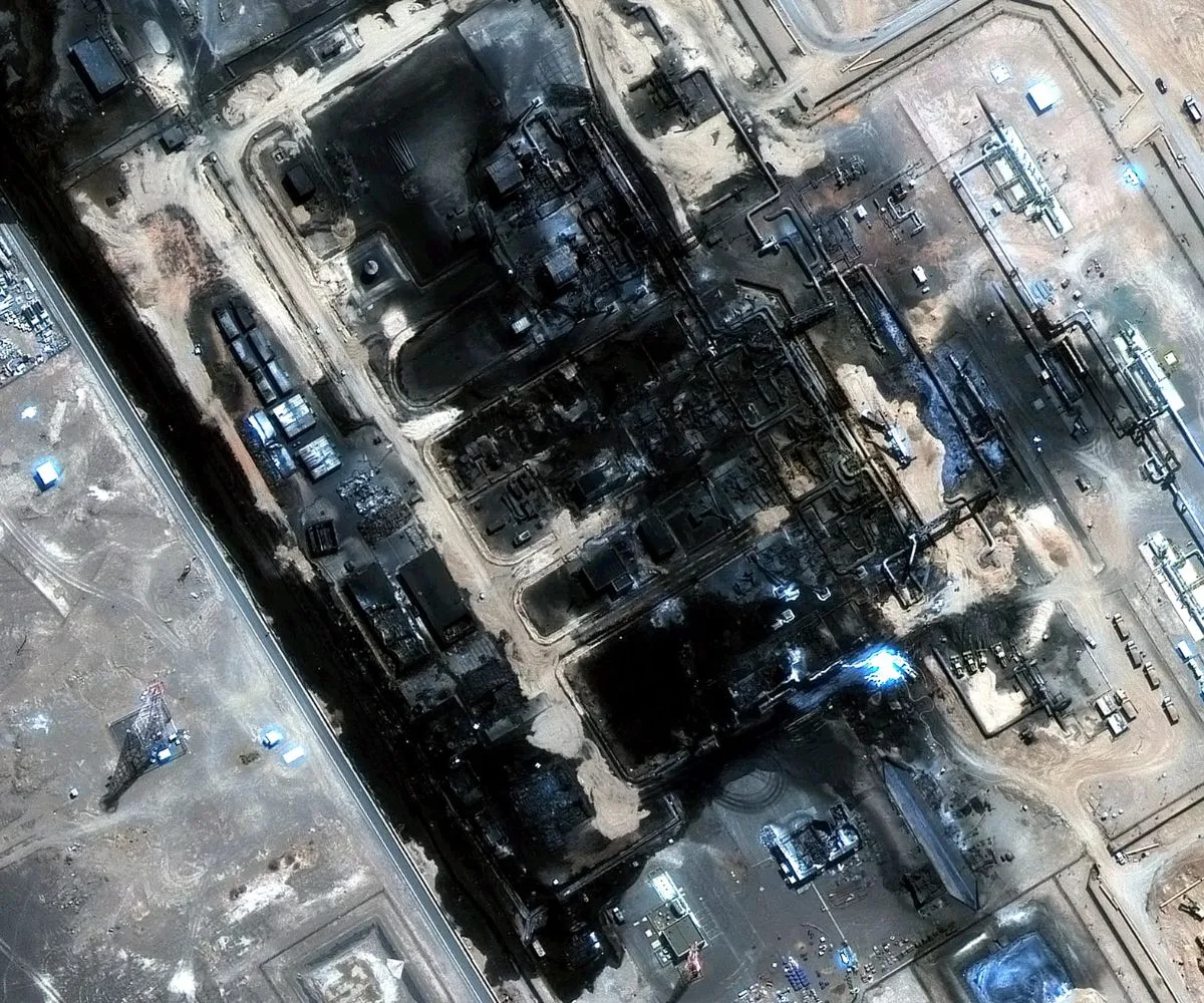 Imagen satelital muestra las consecuencias del ataque con drones contra el oleoducto Este-Oeste en Arabia Saudita, proporcionada por Vantor el 13 de septiembre de 2026