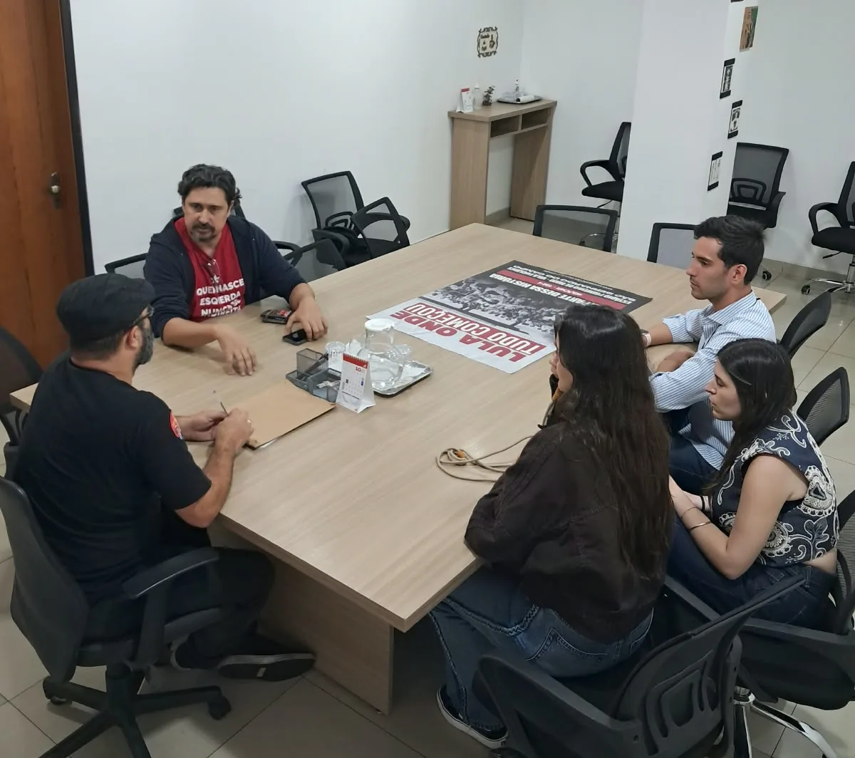 Entrevista al presidente del PT de Sao Paulo. Créditos: Indiana Ubelhartt / Escenario Mundial