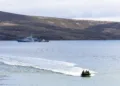 el HMS Medway realiza un desembarco en las Islas Malvinas. Crédito: X