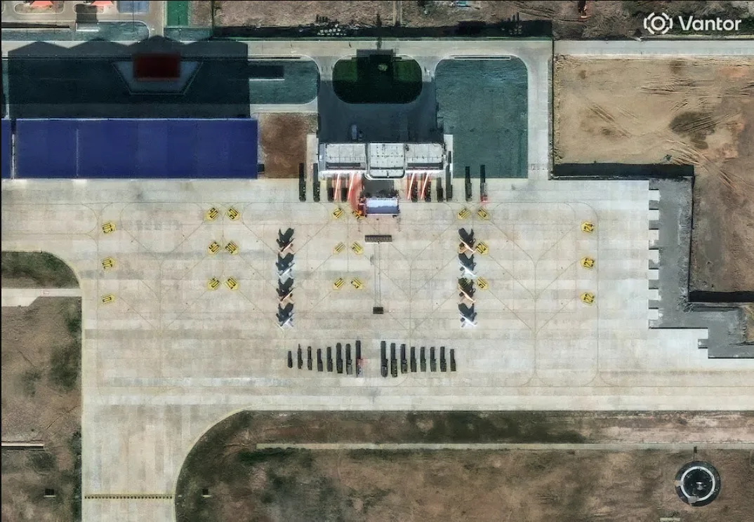 Una imagen satelital muestra una nueva instalación de entrenamiento conjunta China-Laos, con una pista de aterrizaje en expansión, en Ban Keun, provincia de Vientiane, Laos, 30 de septiembre de 2026. Vantor/Distribución vía REUTERS.